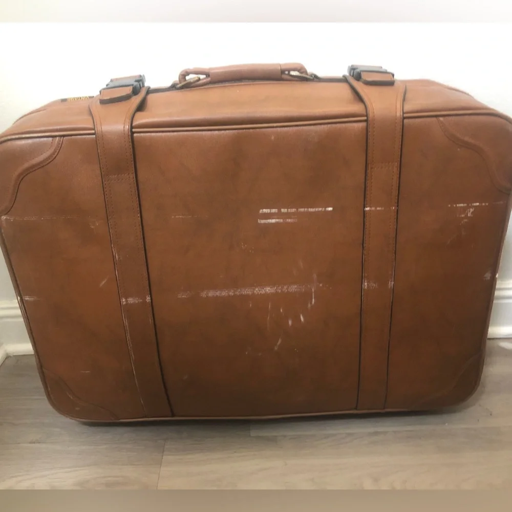 VINTAGE BRAND LUGGAGE 🧳